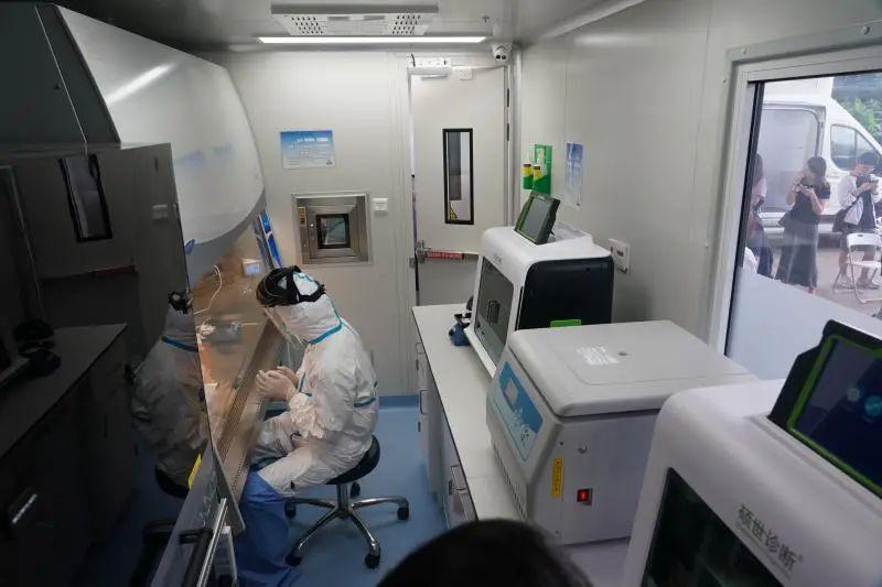 浦东机场核酸检测将缩短2小时宝山企业参与研发的移动式实验室今交付